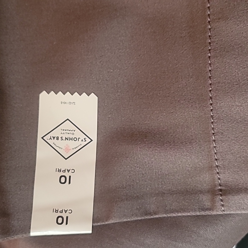 St John's Bay Brown Capri Pants - Picture 9 of 10